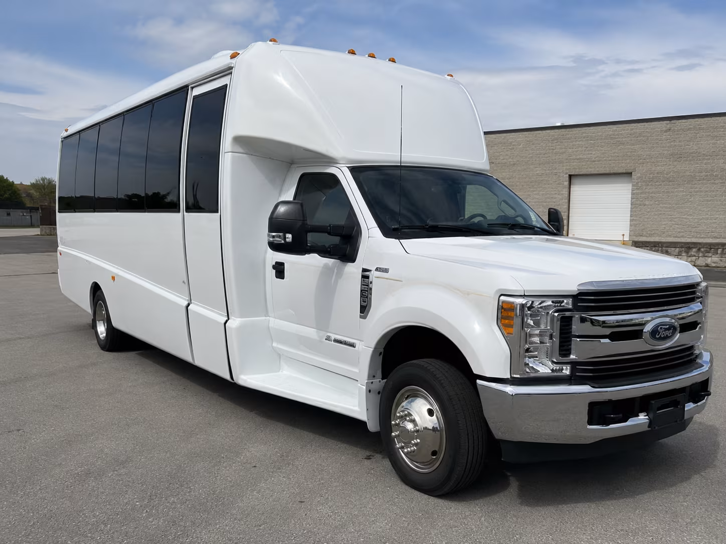 eagan corporate shuttle buses for eagan businesses
