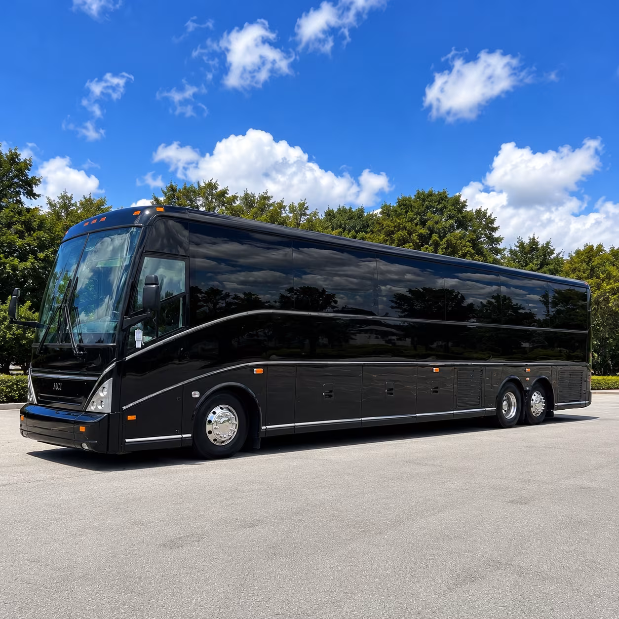 find a long distance bus to chicago wisconsin dells and beyond