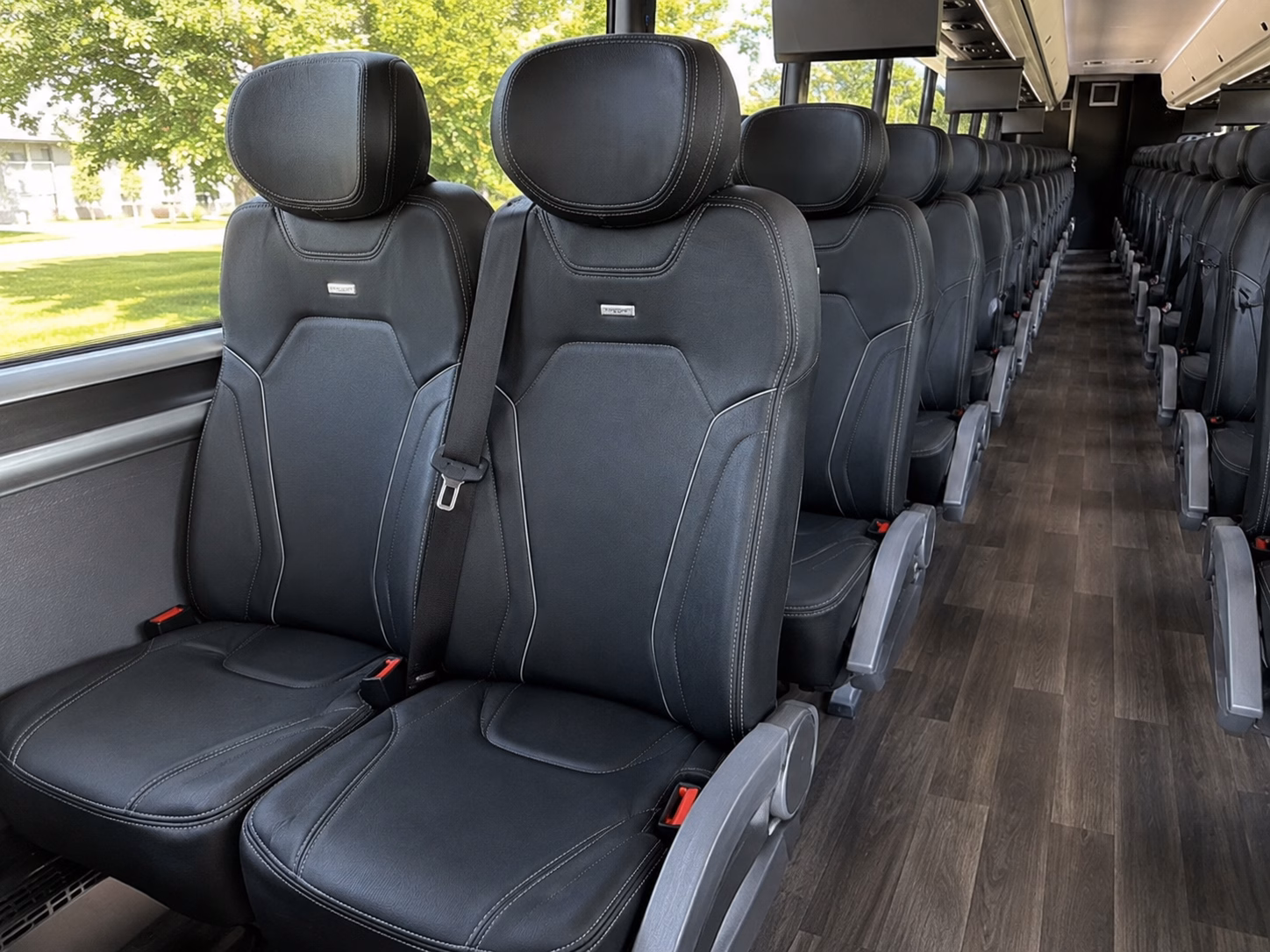 maple grove charter bus rentals for airport transfers