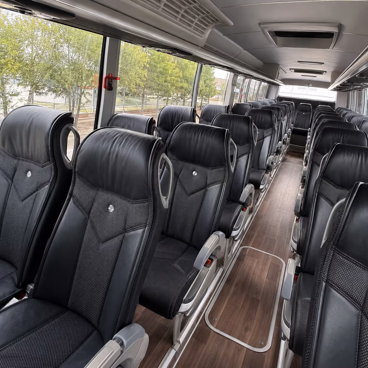 woodbury bring your wedding guests together with a woodbury charter bus